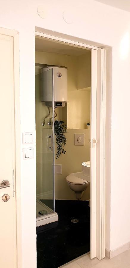Apartments And Room Vela Сень Экстерьер фото