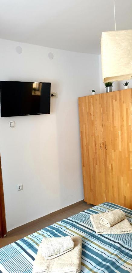 Apartments And Room Vela Сень Экстерьер фото