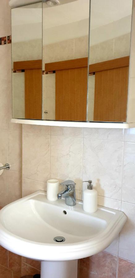 Apartments And Room Vela Сень Экстерьер фото